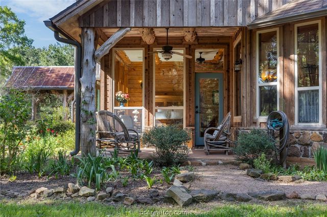 3702 County Road 151, Bedias, TX 77831