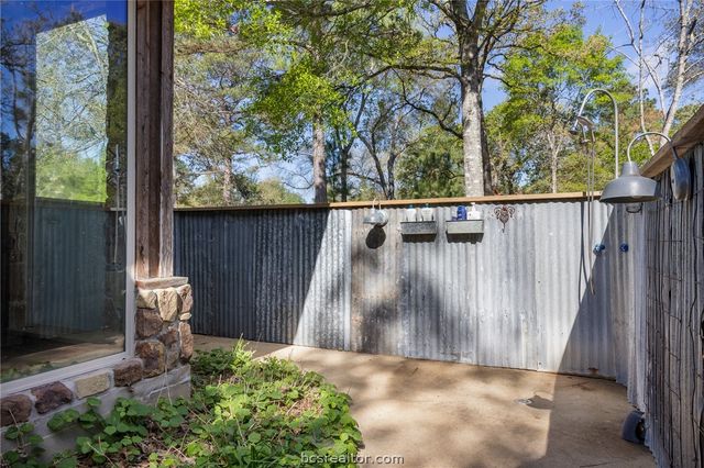 3702 County Road 151, Bedias, TX 77831