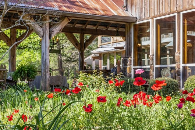 3702 County Road 151, Bedias, TX 77831