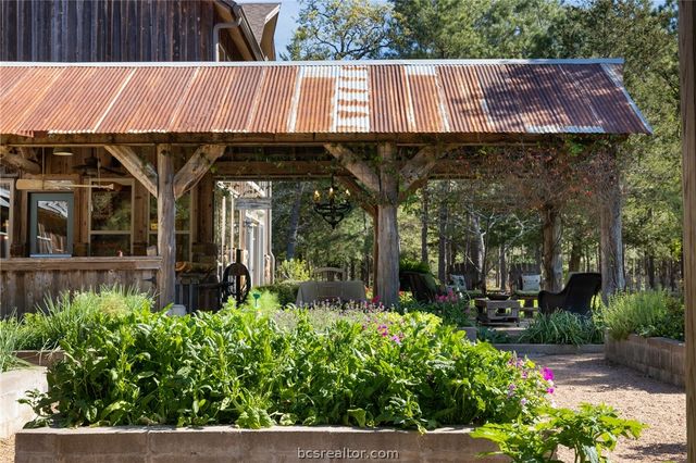 3702 County Road 151, Bedias, TX 77831