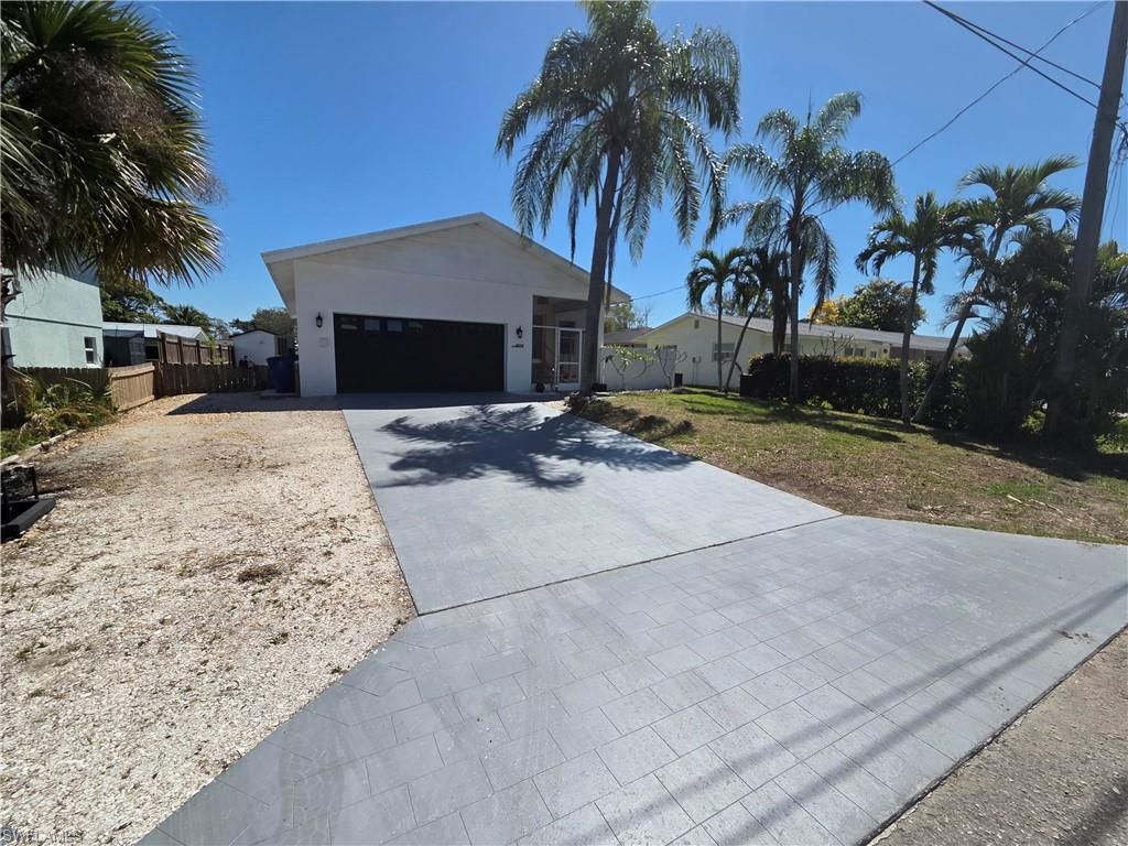 27312 Gasparilla DR, BONITA SPRINGS, FL 34135 — photo 3