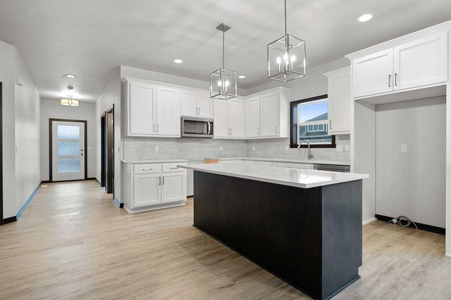 497 PAPERMILL CIRCLE, Kimberly, WI 54136