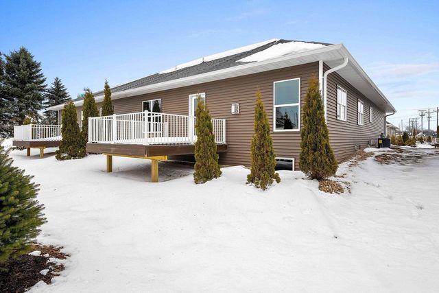 497 PAPERMILL CIRCLE, Kimberly, WI 54136