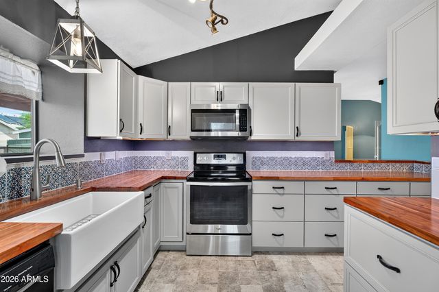 8920 W HATCHER Road, Peoria, AZ 85345
