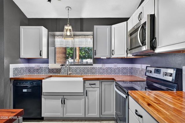 8920 W HATCHER Road, Peoria, AZ 85345