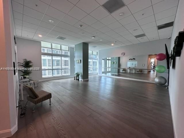 300 S Biscayne Blvd T-3201, Miami, FL 33131