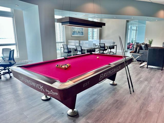 300 S Biscayne Blvd T-3201, Miami, FL 33131