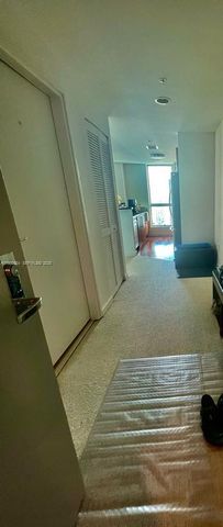 300 S Biscayne Blvd T-3201, Miami, FL 33131