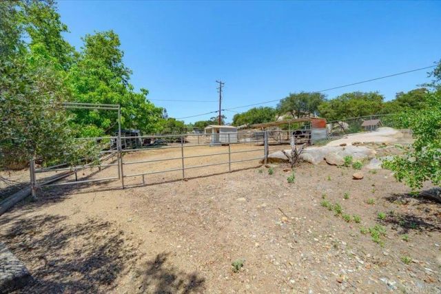 17255 Rockhouse Road, Ramona, CA 92065