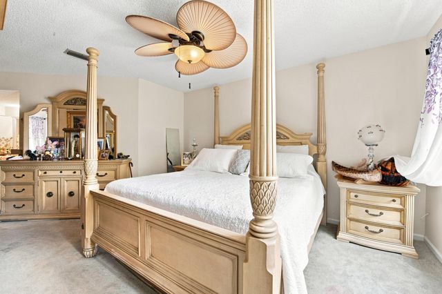126 WEYBRIDGE Circle B, Royal Palm Beach, FL 33411