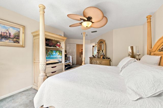 126 WEYBRIDGE Circle B, Royal Palm Beach, FL 33411
