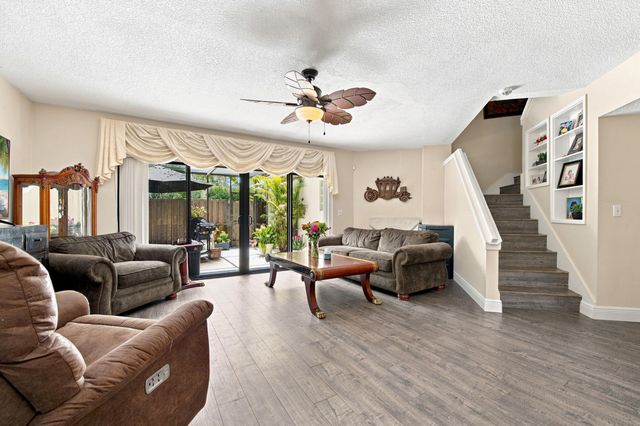 126 WEYBRIDGE Circle B, Royal Palm Beach, FL 33411