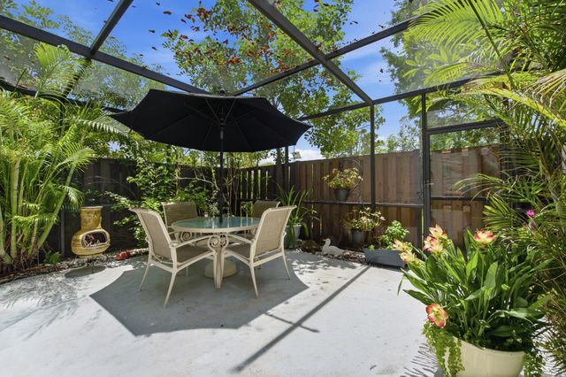 126 WEYBRIDGE Circle B, Royal Palm Beach, FL 33411