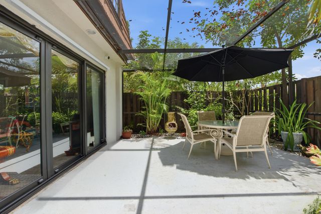 126 WEYBRIDGE Circle B, Royal Palm Beach, FL 33411