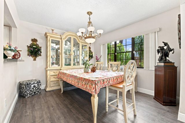 126 WEYBRIDGE Circle B, Royal Palm Beach, FL 33411