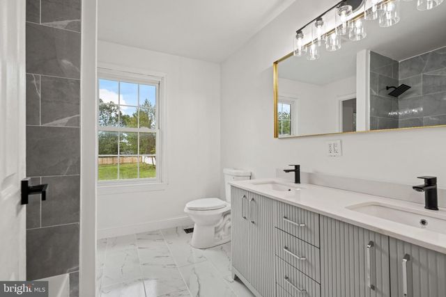 447 E PROSPECT AVE, West Berlin, NJ 08091