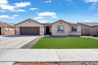 2439 Madeline Drive, Hanford, CA 93230