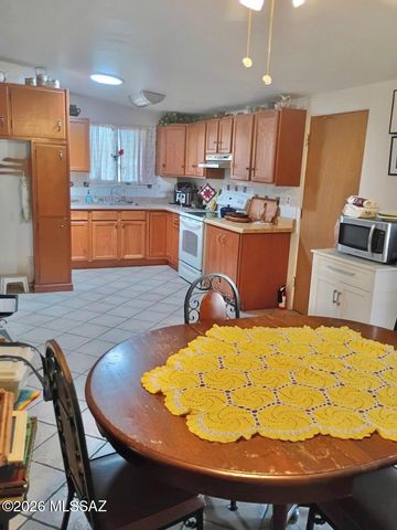 7324 E Random Ridge Drive, Tucson, AZ 85710