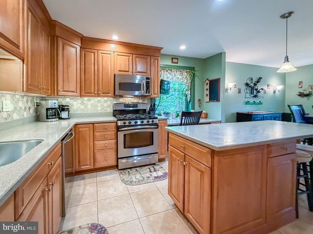 735 ROSS DR, Feasterville Trevose, PA 19053