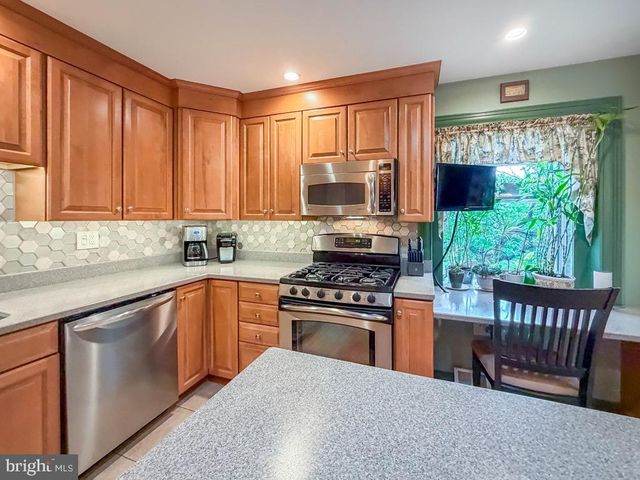 735 ROSS DR, Feasterville Trevose, PA 19053