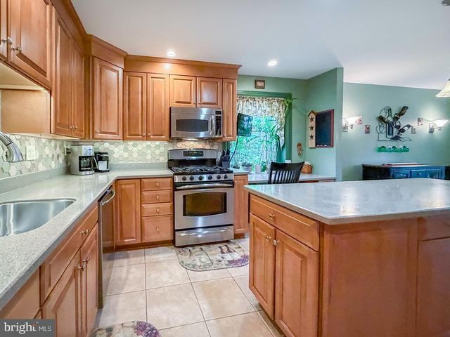 735 ROSS DR, Feasterville Trevose, PA 19053