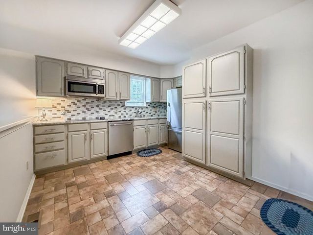 735 ROSS DR, Feasterville Trevose, PA 19053