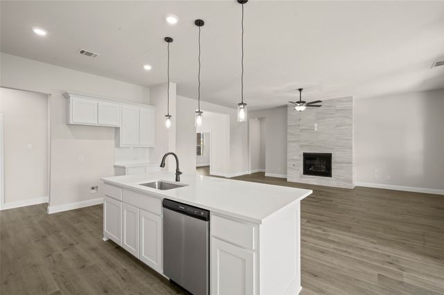 951 Richard Pittmon Drive, Desoto, TX 75115