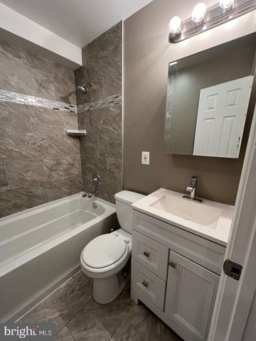 834 19TH ST NE, Washington, DC 20002
