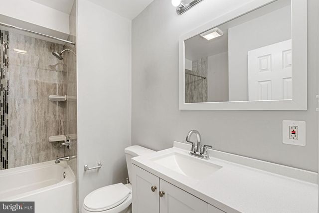 834 19TH ST NE, Washington, DC 20002