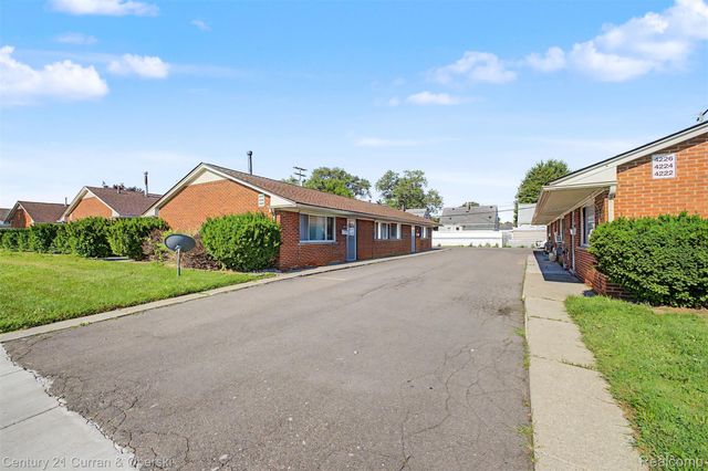 4222 Drouillard Street, Lincoln Park, MI 48146