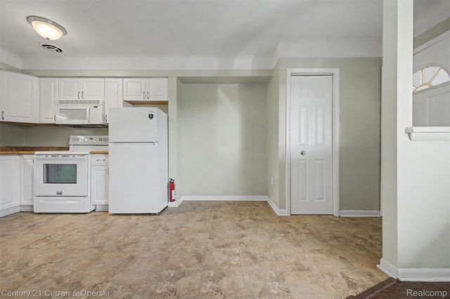 4222 Drouillard Street, Lincoln Park, MI 48146