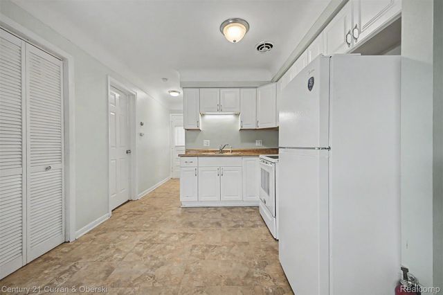 4222 Drouillard Street, Lincoln Park, MI 48146