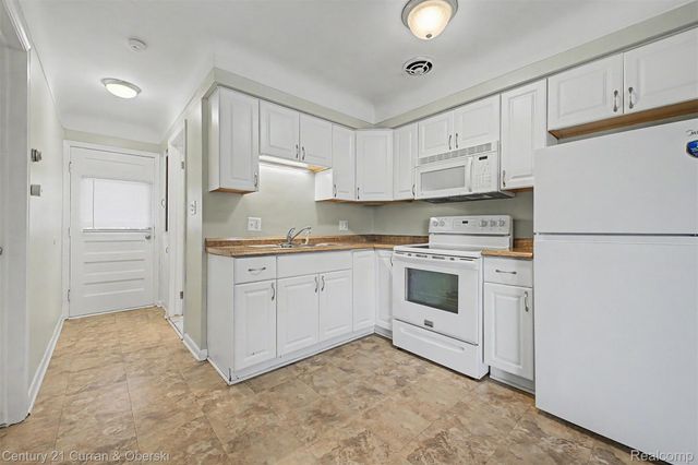 4222 Drouillard Street, Lincoln Park, MI 48146