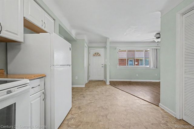 4222 Drouillard Street, Lincoln Park, MI 48146