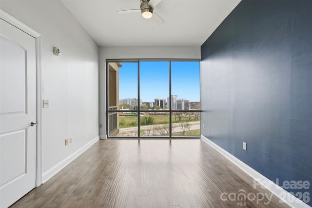 701 Royal Court 911, Charlotte, NC 28202