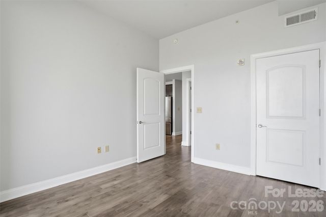 701 Royal Court 911, Charlotte, NC 28202