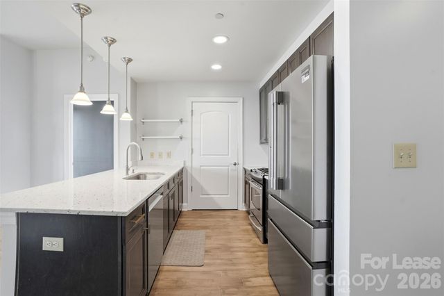 701 Royal Court 911, Charlotte, NC 28202