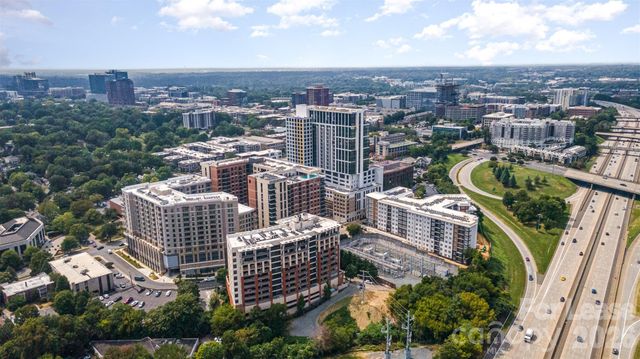 701 Royal Court 911, Charlotte, NC 28202