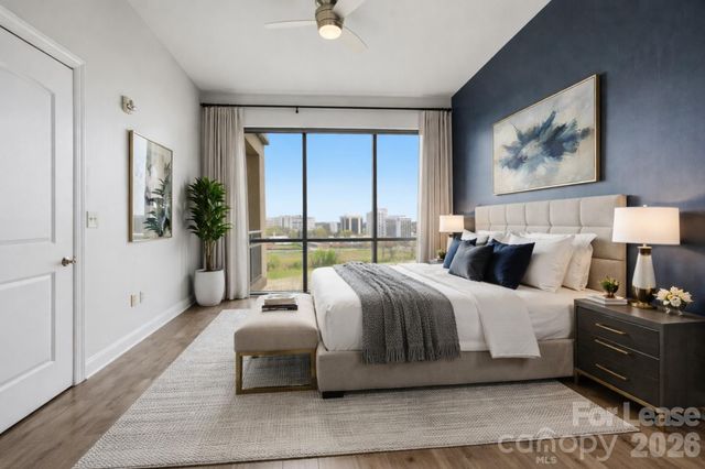 701 Royal Court 911, Charlotte, NC 28202