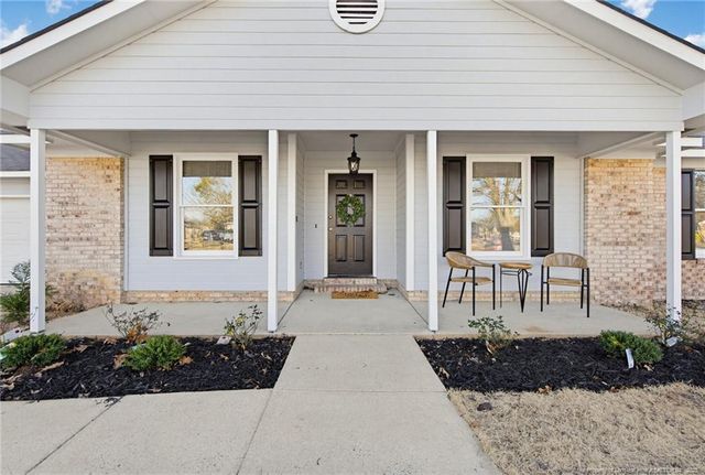 419 Woodberry Circle, Raeford, NC 28376