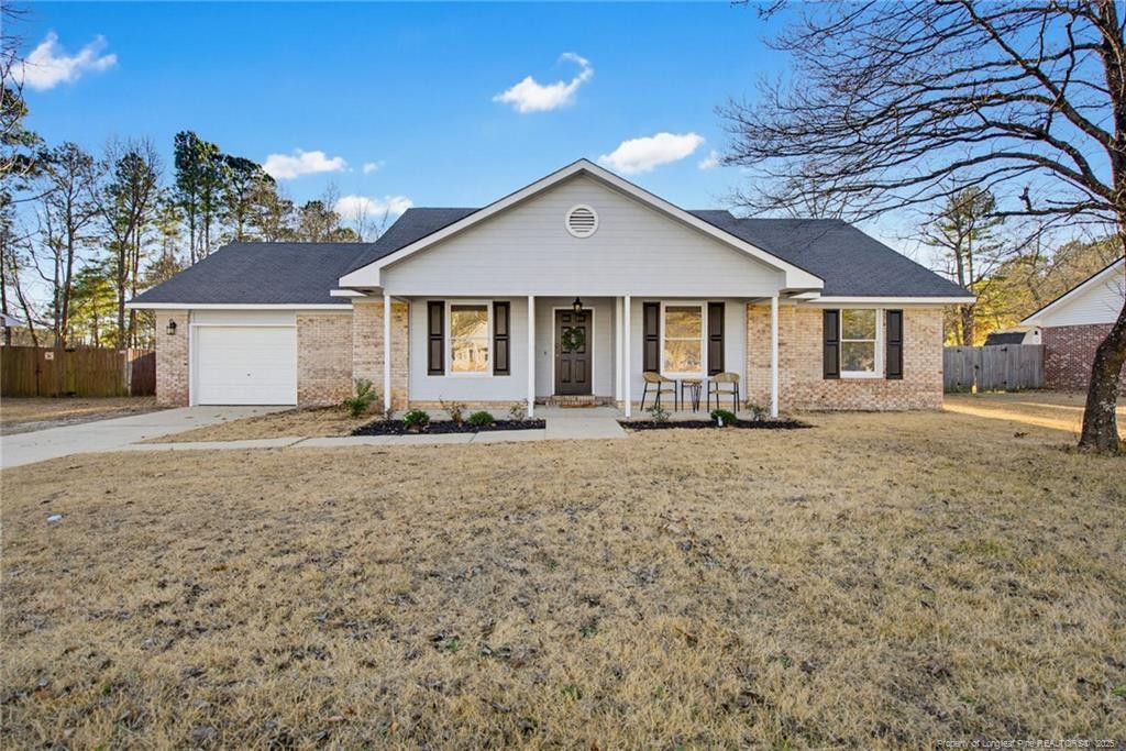 419 Woodberry Circle, Raeford, NC 28376