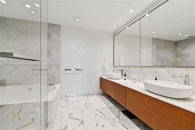 10203 Collins Ave 305, Bal Harbour, FL 33154
