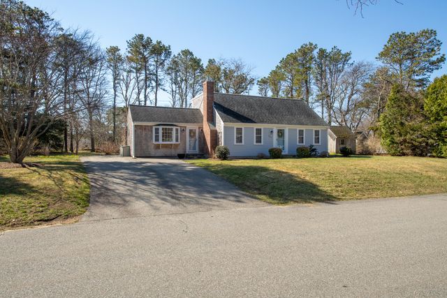 89 Trout Brook Road, Cotuit, MA 02635