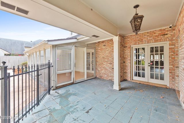 404 Old Settlement Road, Lafayette, LA 70508