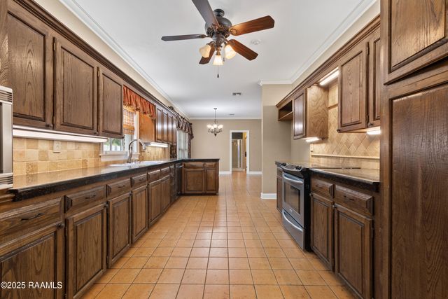 404 Old Settlement Road, Lafayette, LA 70508