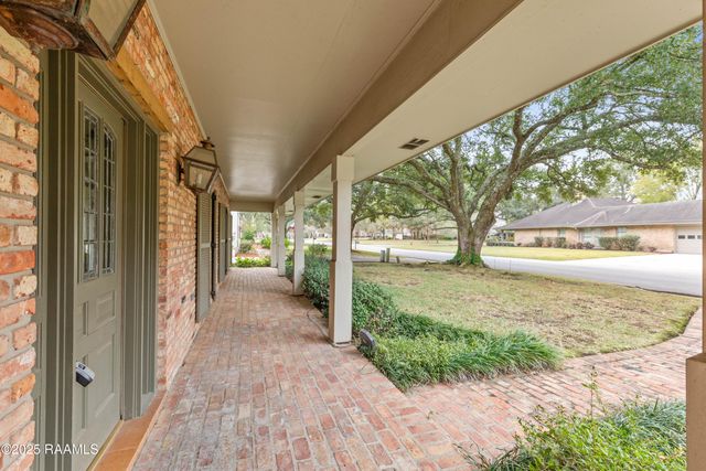 404 Old Settlement Road, Lafayette, LA 70508