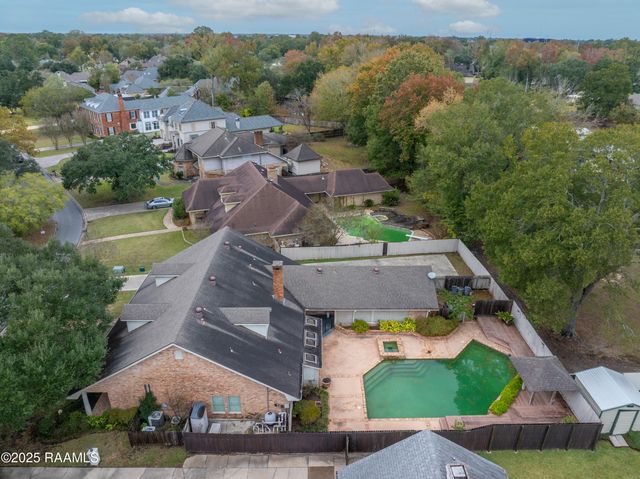 404 Old Settlement Road, Lafayette, LA 70508