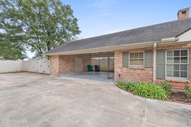 404 Old Settlement Road, Lafayette, LA 70508