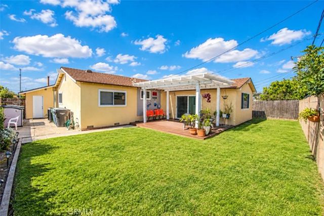 15442 Stanford, Huntington Beach, CA 92647