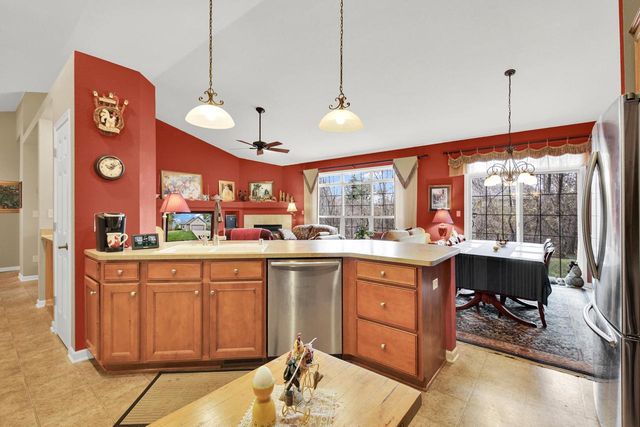 6423 Nature DRIVE, Racine, WI 53402